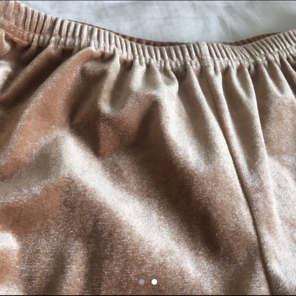 🌹HOST PICK✨Brandy Melville RoseGold Velvet Shorts - Picture 2 of 2